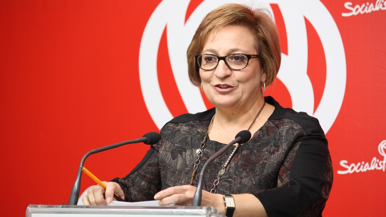 "El PSOE defiende la unidad de España de manera inequívoca pero lo que no vamos a hacer es pactar con el partido de los recortes y la corrupción"