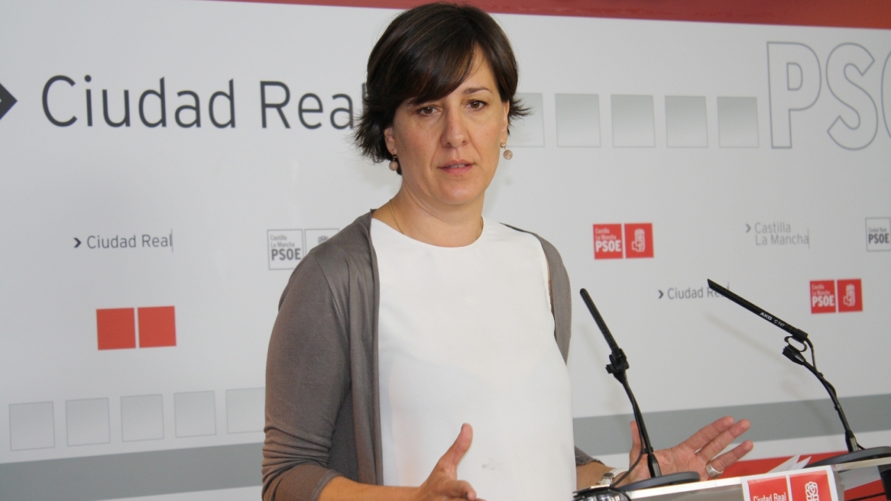 Fernández apuesta por el diálogo del PSOE para conformar "un gobierno con alma" y la negativa a apoyar "al PP de los recortes y la corrupción"