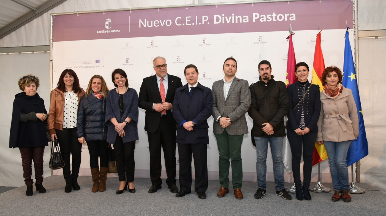 El Gobierno regional presentará un Plan de Inversiones Educativas que terminará con los barracones y las aulas prefabricadas