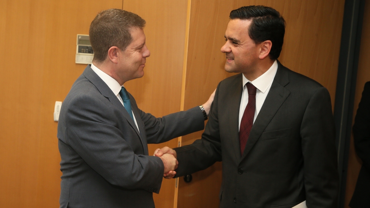 García-Page: "Tenemos mucho que ganar con el proyecto conjunto de ampliación del puerto de Sines"