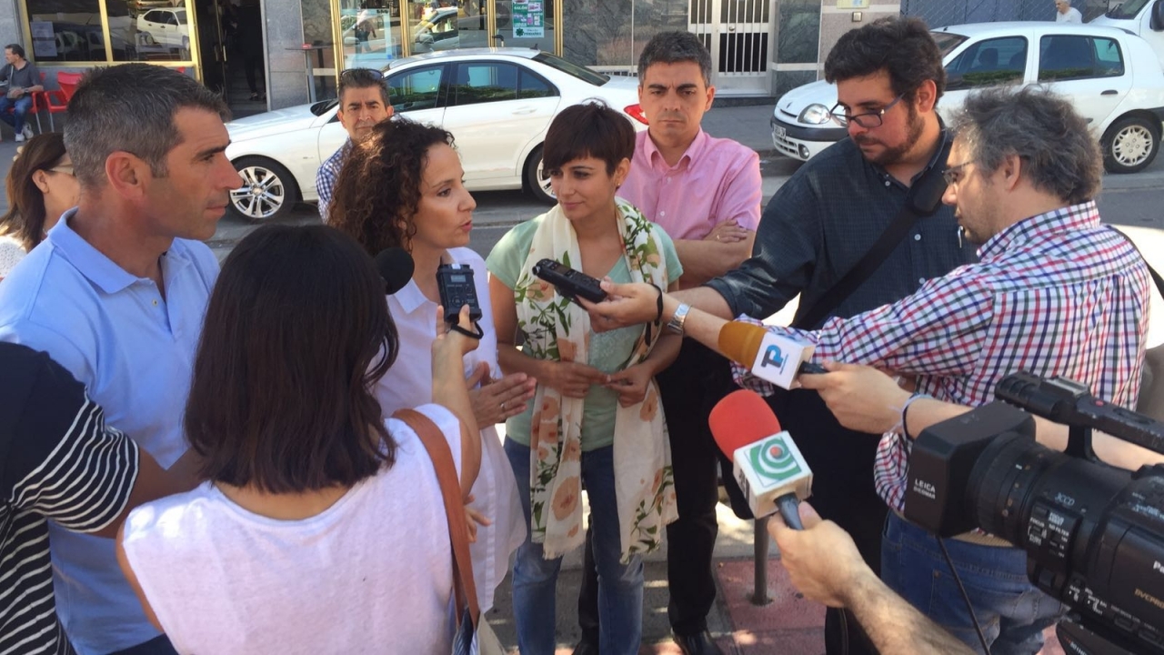 "El compromiso del PSOE con los jóvenes es que puedan formarse, tener un empleo de calidad y un proyecto de vida en su tierra"