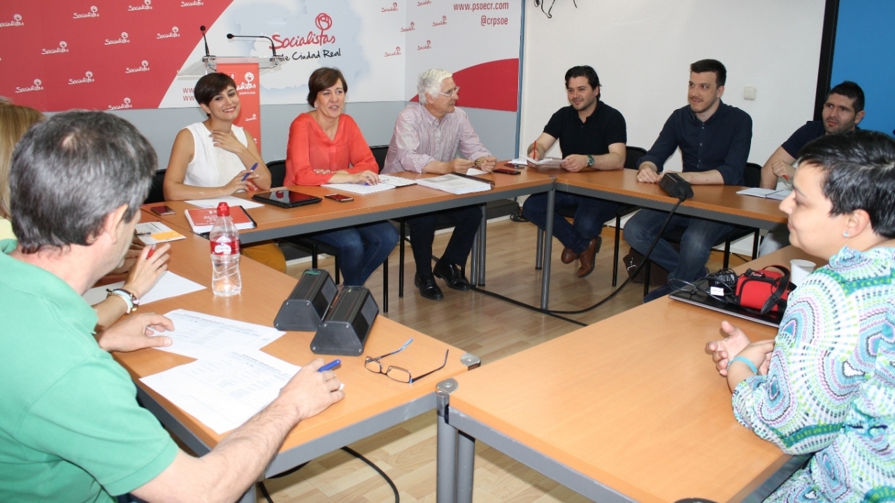 "España no está para veletas; necesita del proyecto serio y solvente del PSOE que mejore y dé dignidad a la vida de la gente"