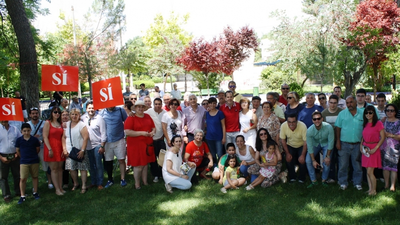 "Pido el voto para el PSOE porque España no se puede permitir un presente de jóvenes sin futuro y un futuro de mayores sin pensiones"