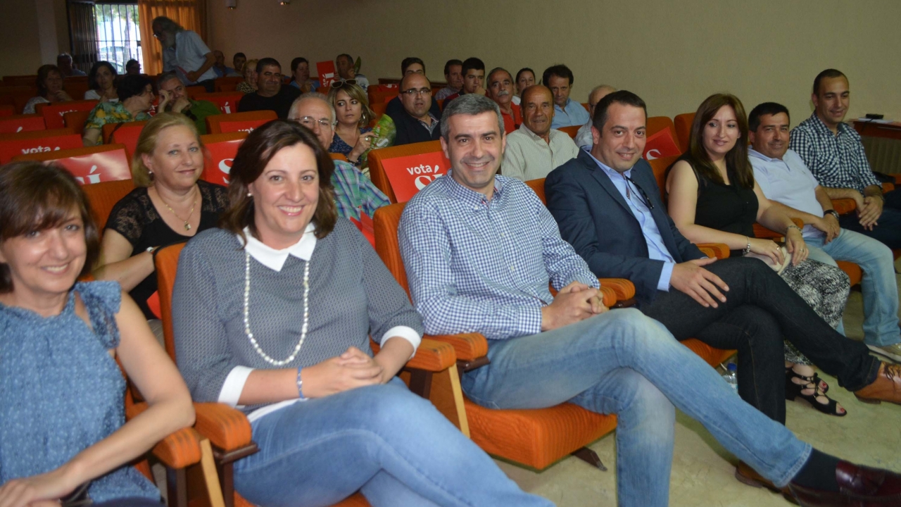 "Votando al PSOE echaremos a Rajoy del gobierno de España como echamos a Cospedal del gobierno de C-LM"