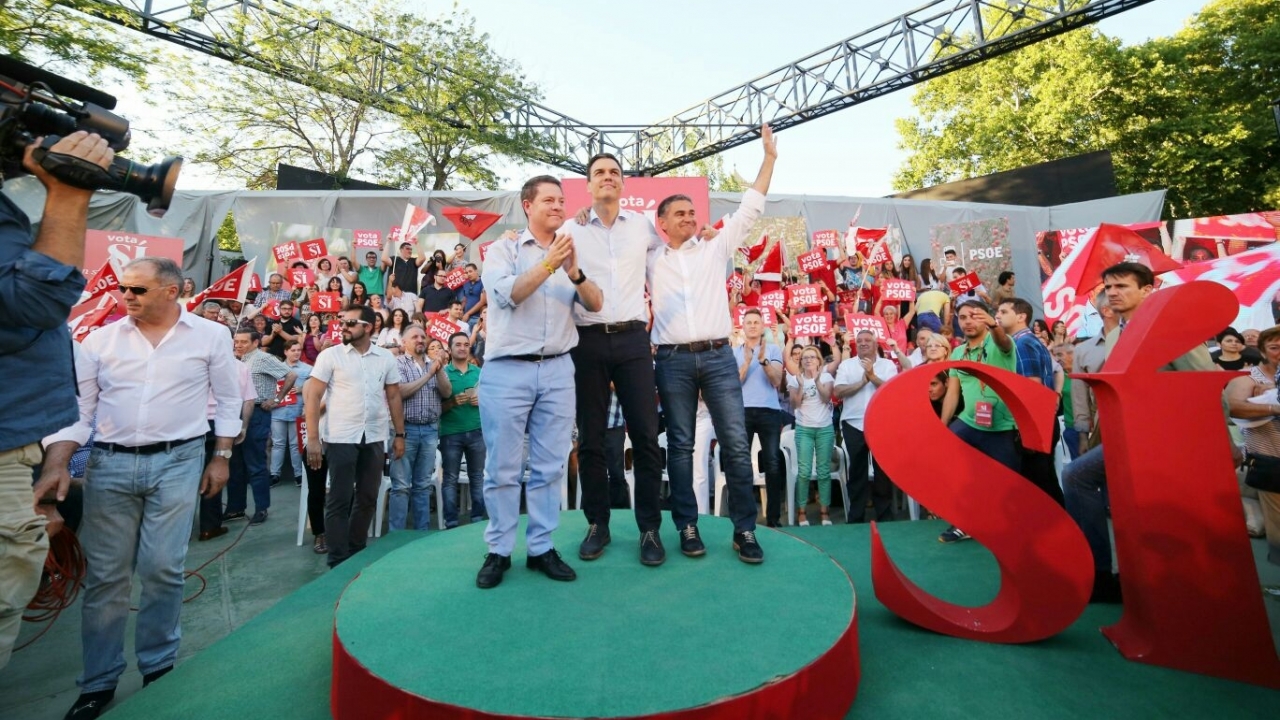 García-Page: "El verdadero cambio es el que defiende el PSOE con una mejor sanidad, educación, políticas sociales, moderación en la forma, y firmeza política"