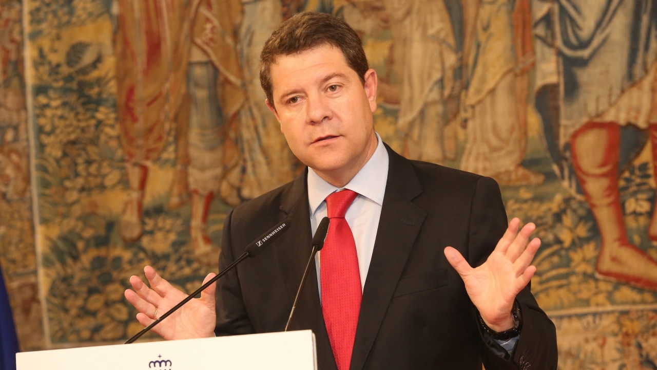 Page paraliza la "hemorragia" económica y social que sufría la región y sienta las bases de la reconstrucción en su primer año