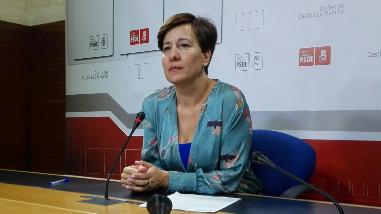 "Con Page se protege a la madres que son maestras interinas, Cospedal las despedía y las dejaba fuera durante su baja maternal"