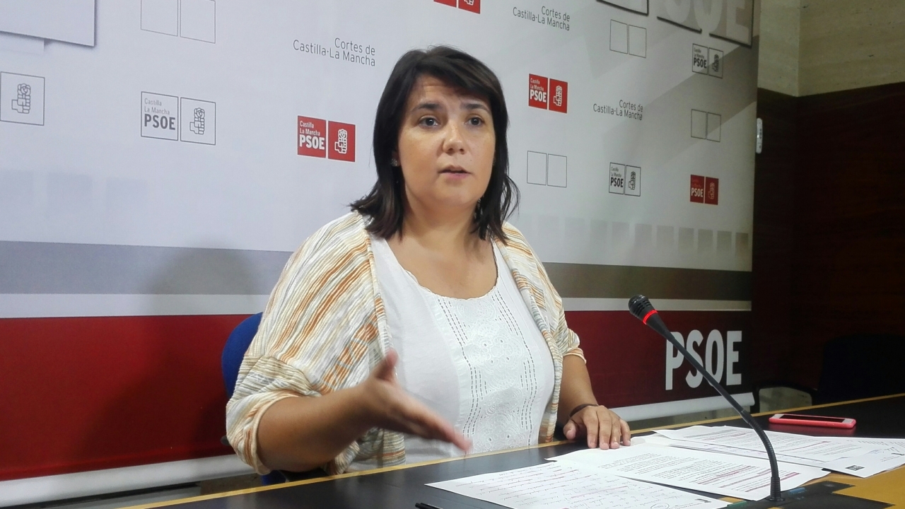 "El descenso del paro nos anima a seguir trabajando como lo está haciendo García-Page para consolidar la recuperación económica"