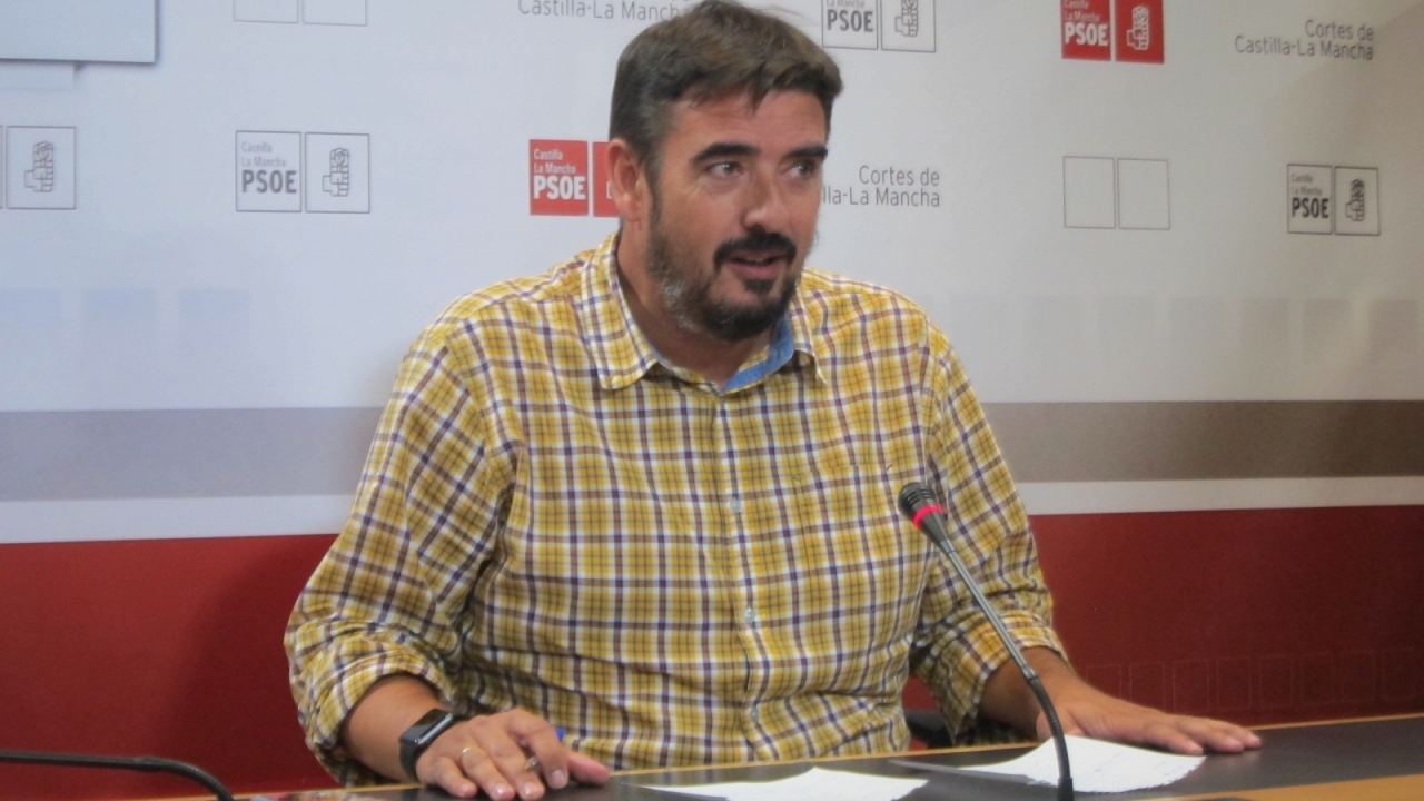"Page está trabajando para resolver el problema que Cospedal provocó con la plantación de viñedo en las zonas Zepas"