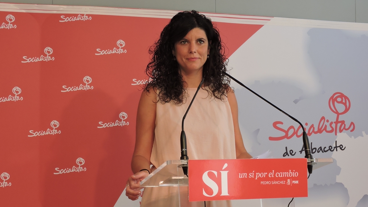 "En un año, el PSOE ha cambiado la R de recortes por la R de reconstrucción"