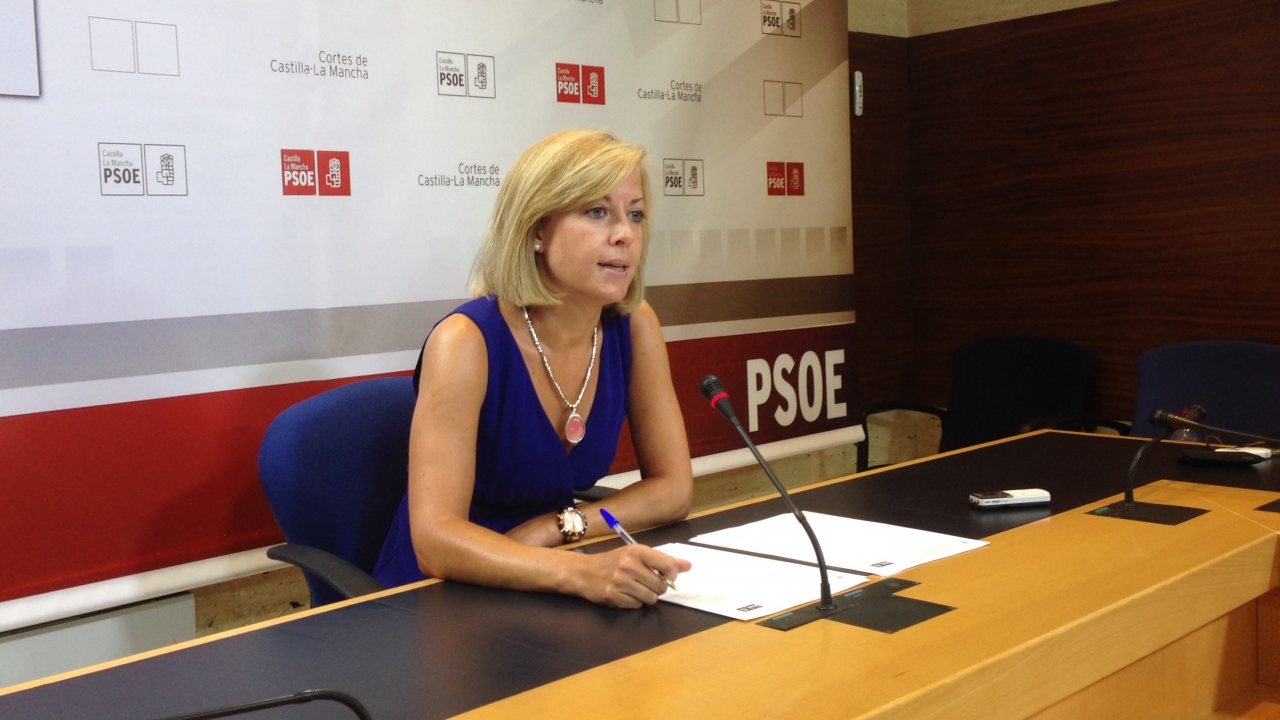 "Este gobierno está luchando contra la plaga de conejos, un problema que Cospedal no supo atajar"