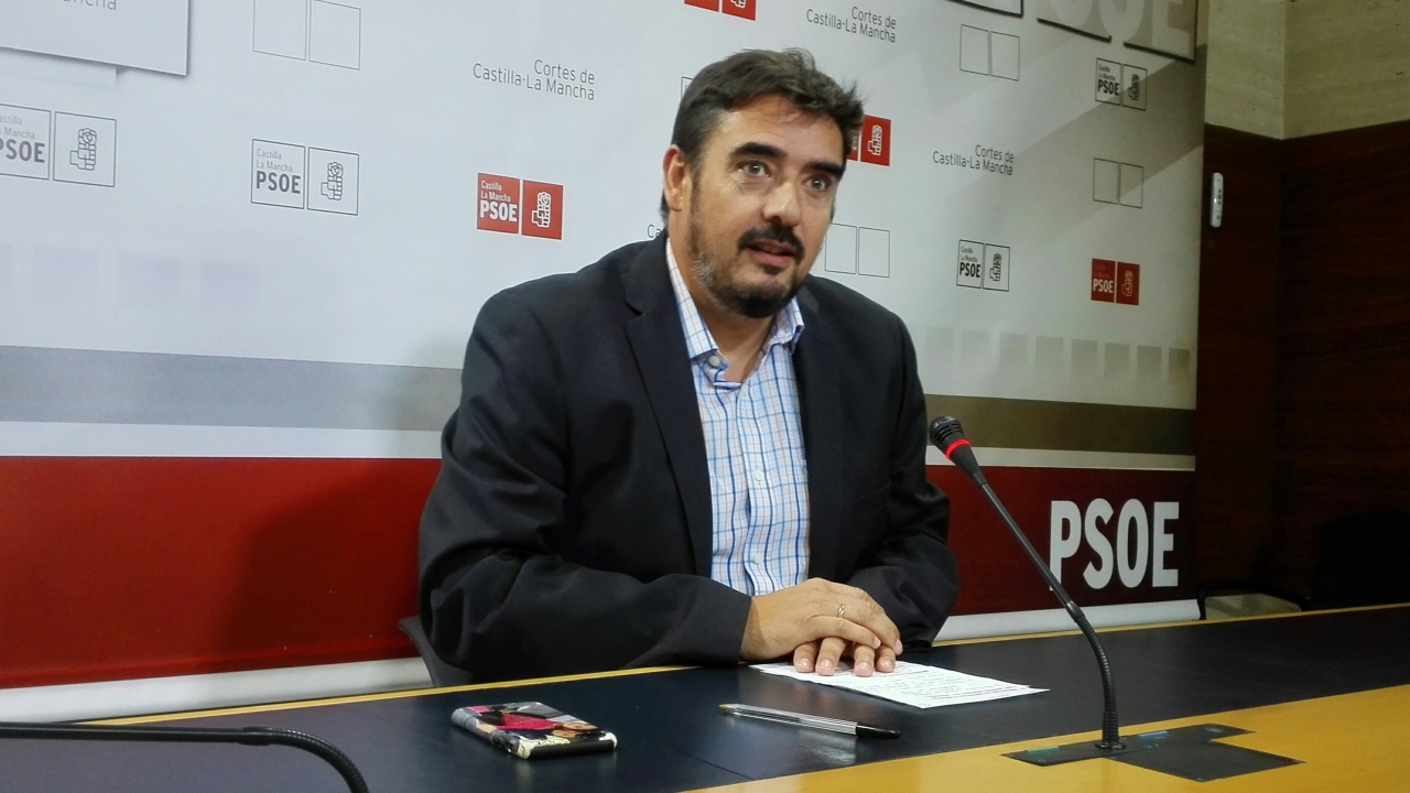 "El PP cuando habla de caza sólo busca tapar su incompetencia en esta materia, la nueva ley contará con el consenso de todo el sector"