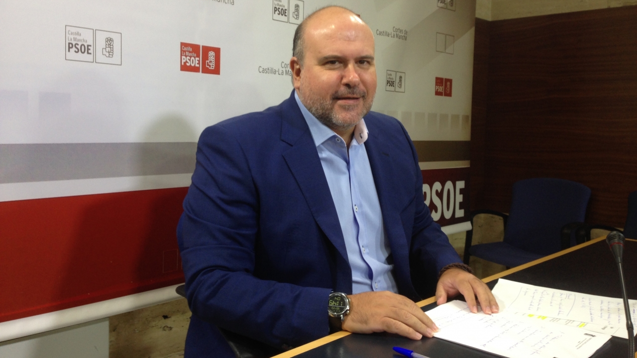 "Bochornoso que los diputados del PP regional defiendan los intereses de los regantes murcianos y no los de C-LM"