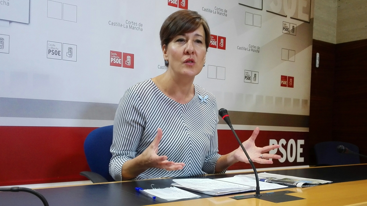 "Más profesores, más comedores, más rutas y más becas que el curso pasado y todos los de Cospedal"