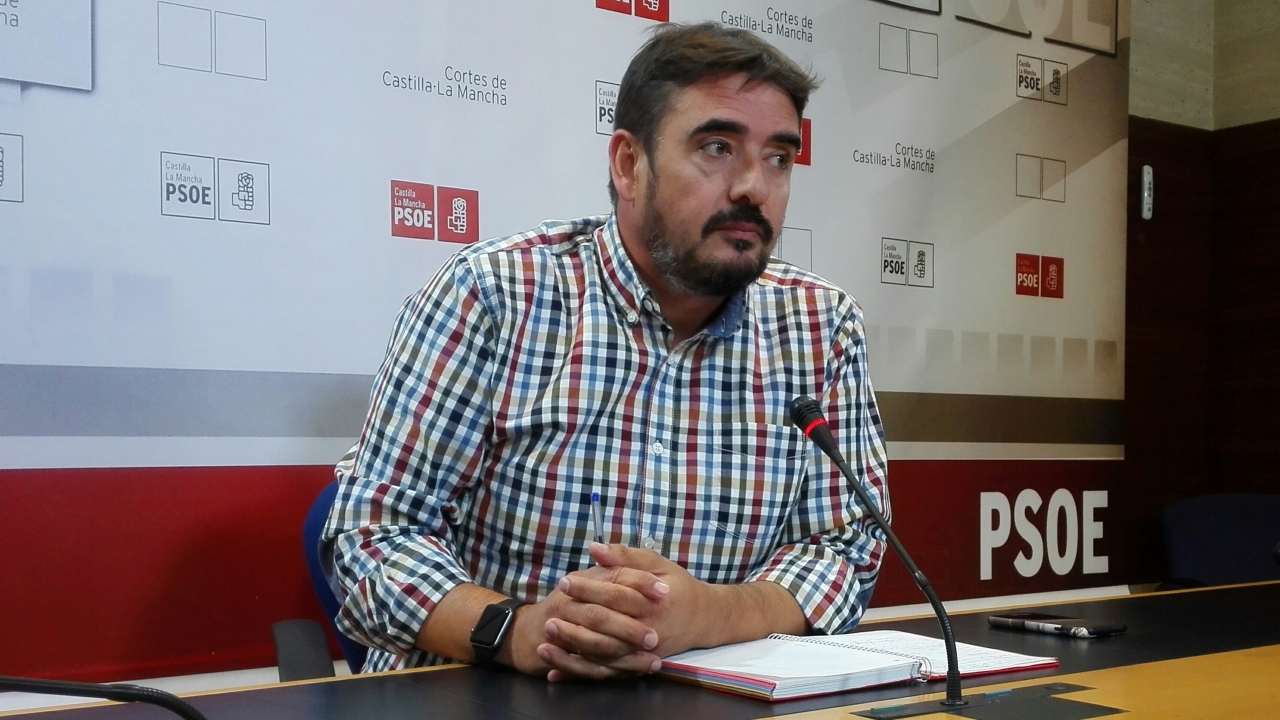 "En estos tres días, Page ha tomado más medidas a favor de los ciudadanos que Cospedal en sus cuatro años"