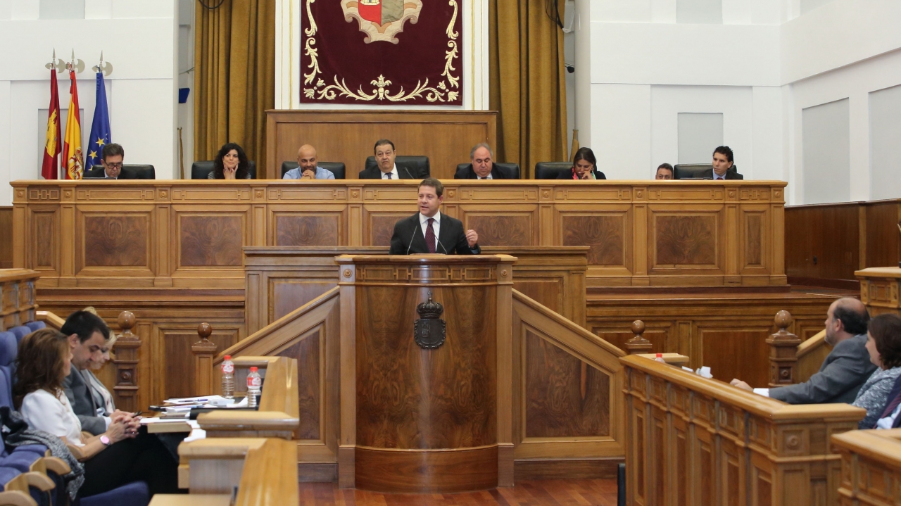 García-Page: "No voy a cambiar el programa de gobierno con Podemos por un pacto de continuidad con el PP"