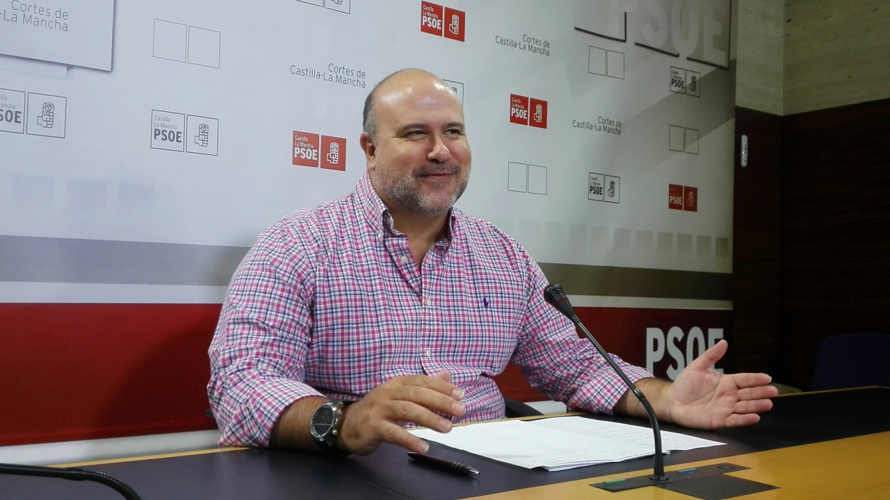 El PSOE pide que se suspenda la aplicación de la Lomce y aboga porque se elabore una nueva ley de Educación