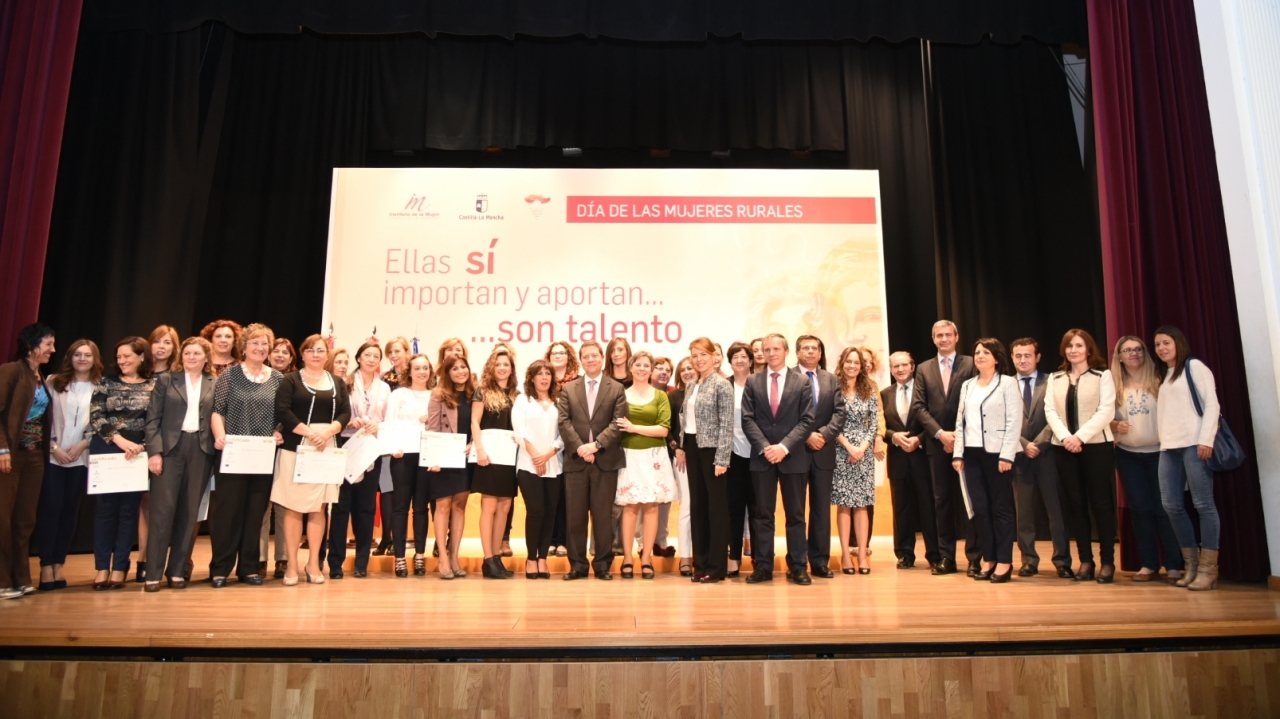 "La Ley de Desarrollo del Mundo Rural primará a las explotaciones agrarias de titularidad compartida"