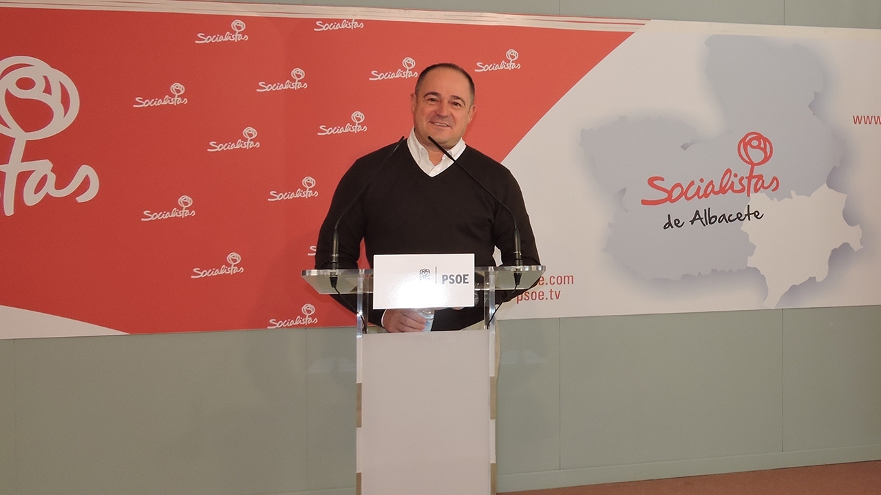 "El PP debe dejar de poner palos en las ruedas y que nos permita trabajar por la ciudadanía"