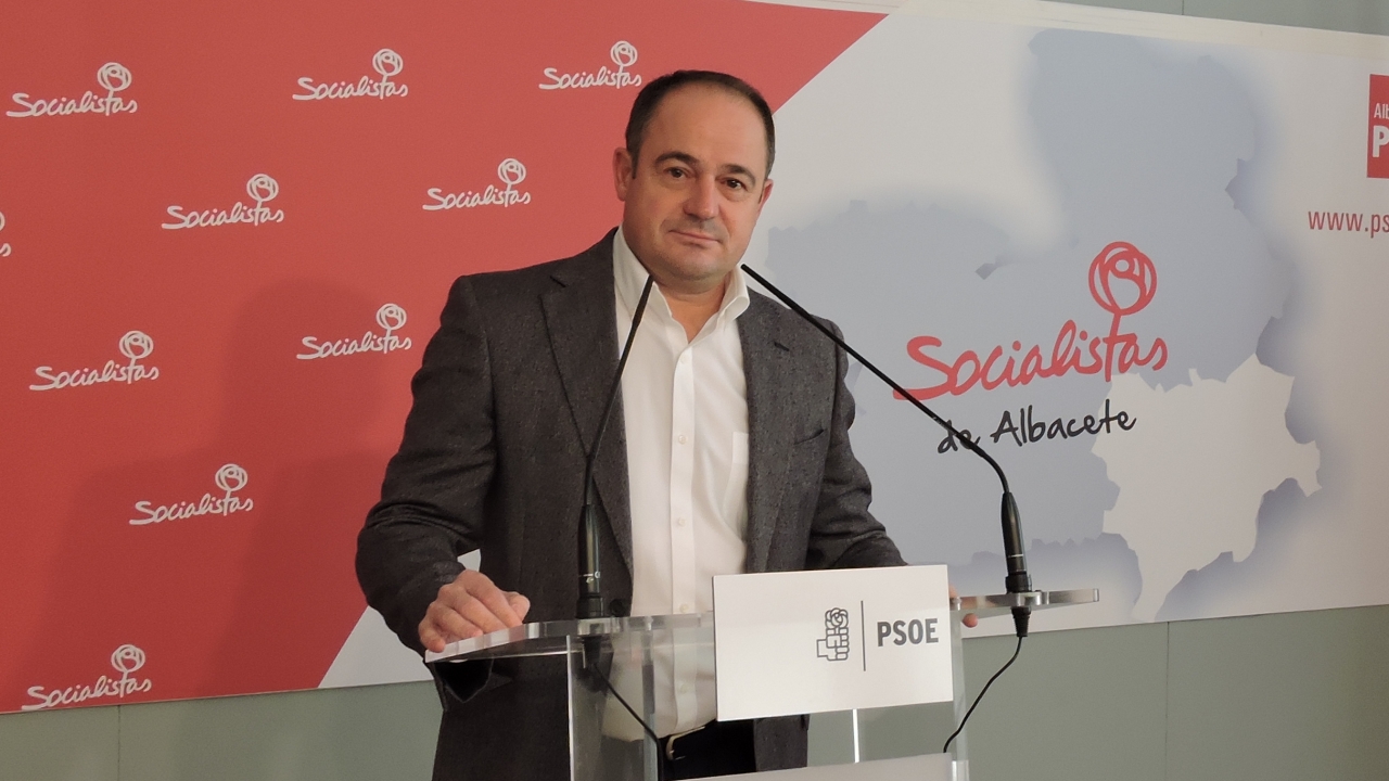 Sáez: "El gobierno regional apuesta por la creación de empleo y la formación