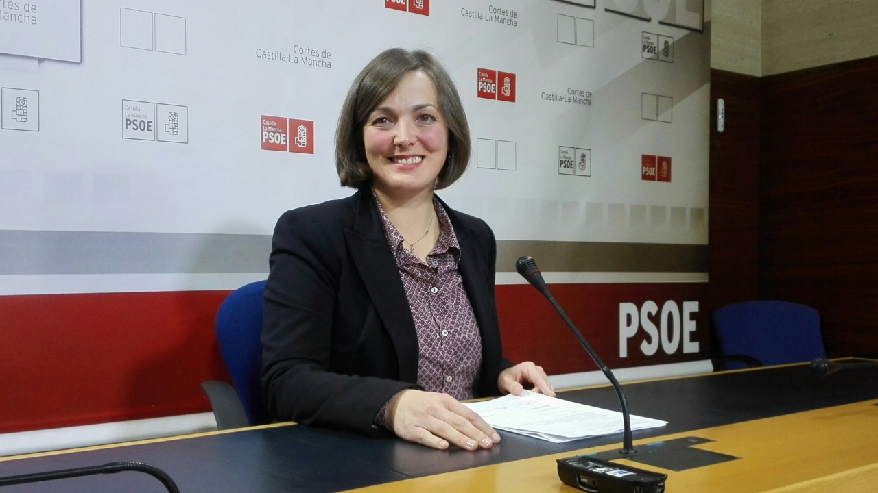 "Hoy se destina más dinero a sanidad, se contratan más profesionales y se construyen hospitales en vez de intentar malvenderlos"