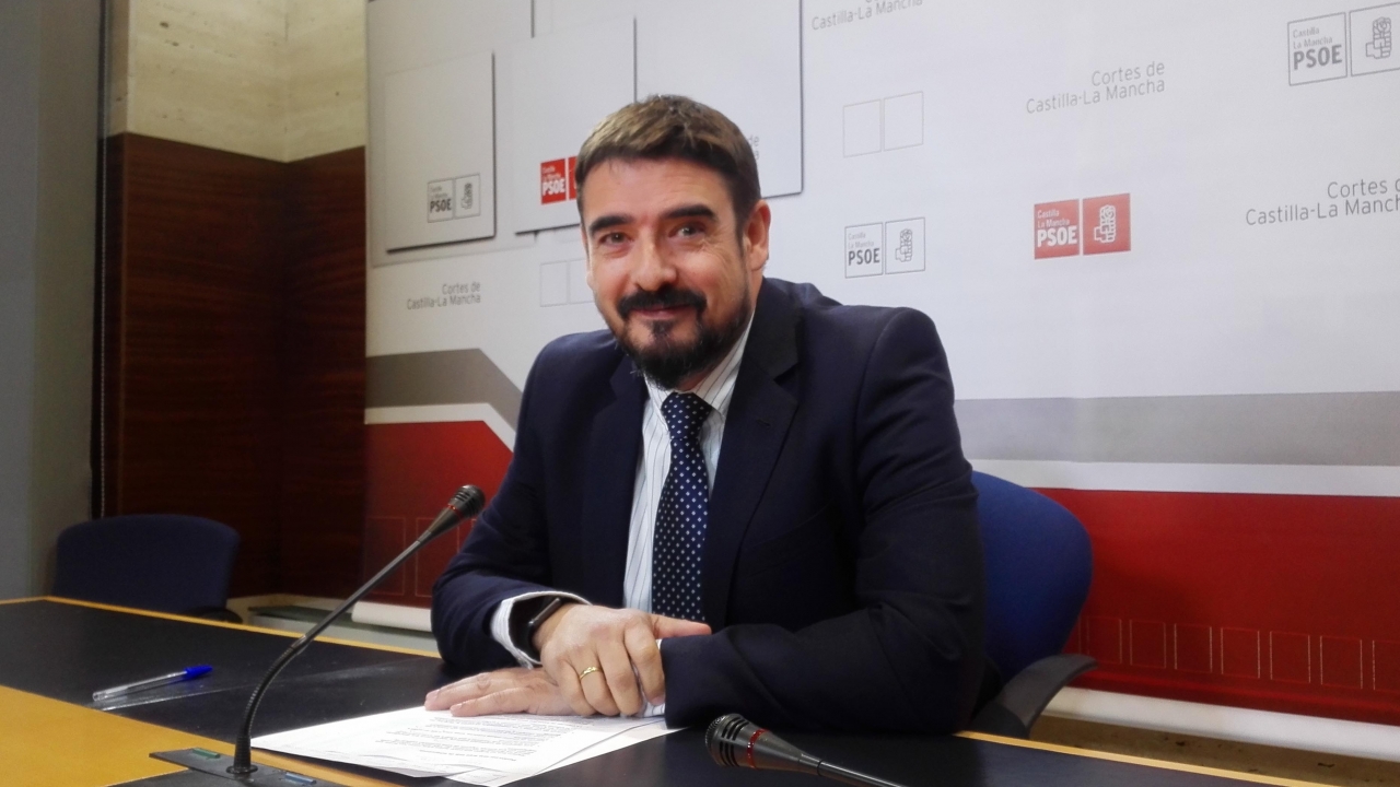 "Cospedal podría también pedir perdón a los ciudadanos de C-LM por los brutales recortes que hizo en la región"