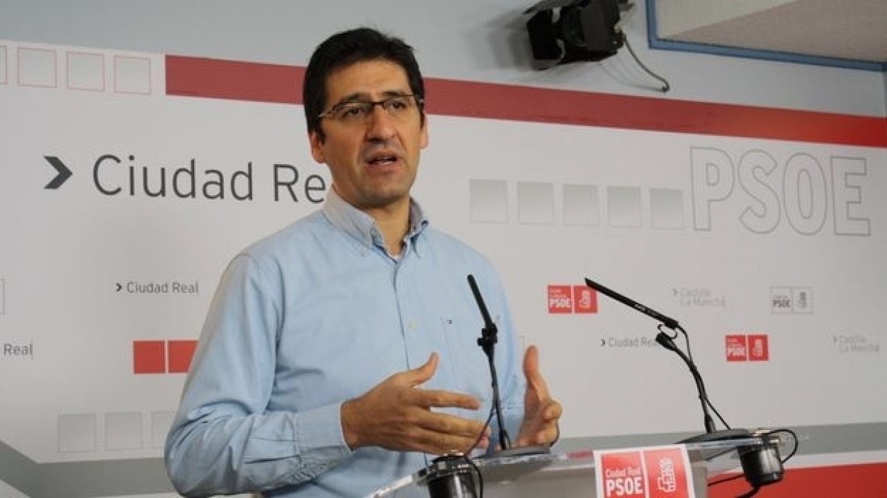 Caballero espera "que los diputados provinciales del PP rectifiquen y enmienden el voto en contra del convenio de la Diputación con la UNED para la recuperación de la Memoria Histórica"