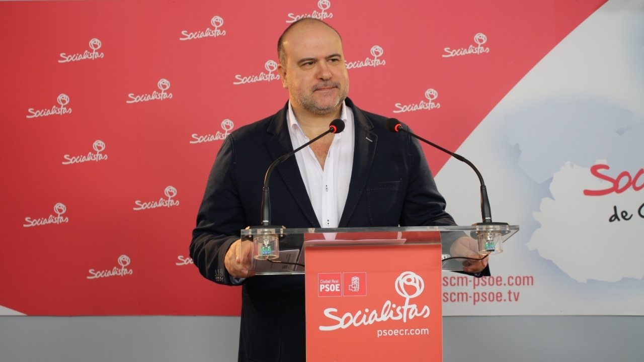 Marín: "Sorprende que el PP, con el daño que ha causado a la Educación pública, intente confundir a la población haciéndole creer que es su máximo defensor"