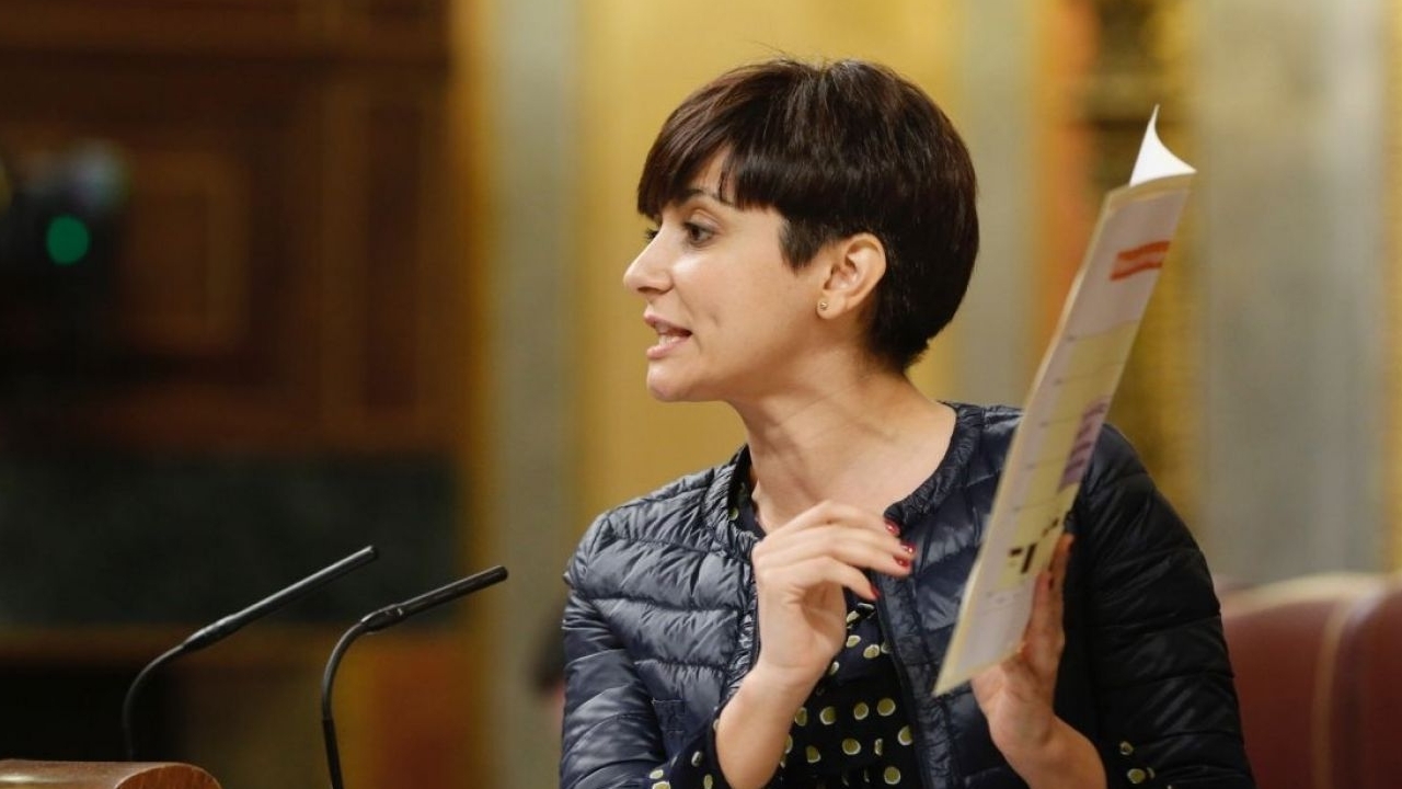 Isabel Rodríguez recuerda al Gobierno de España la necesidad de abordar "el abismo salarial que separa a hombres y mujeres"