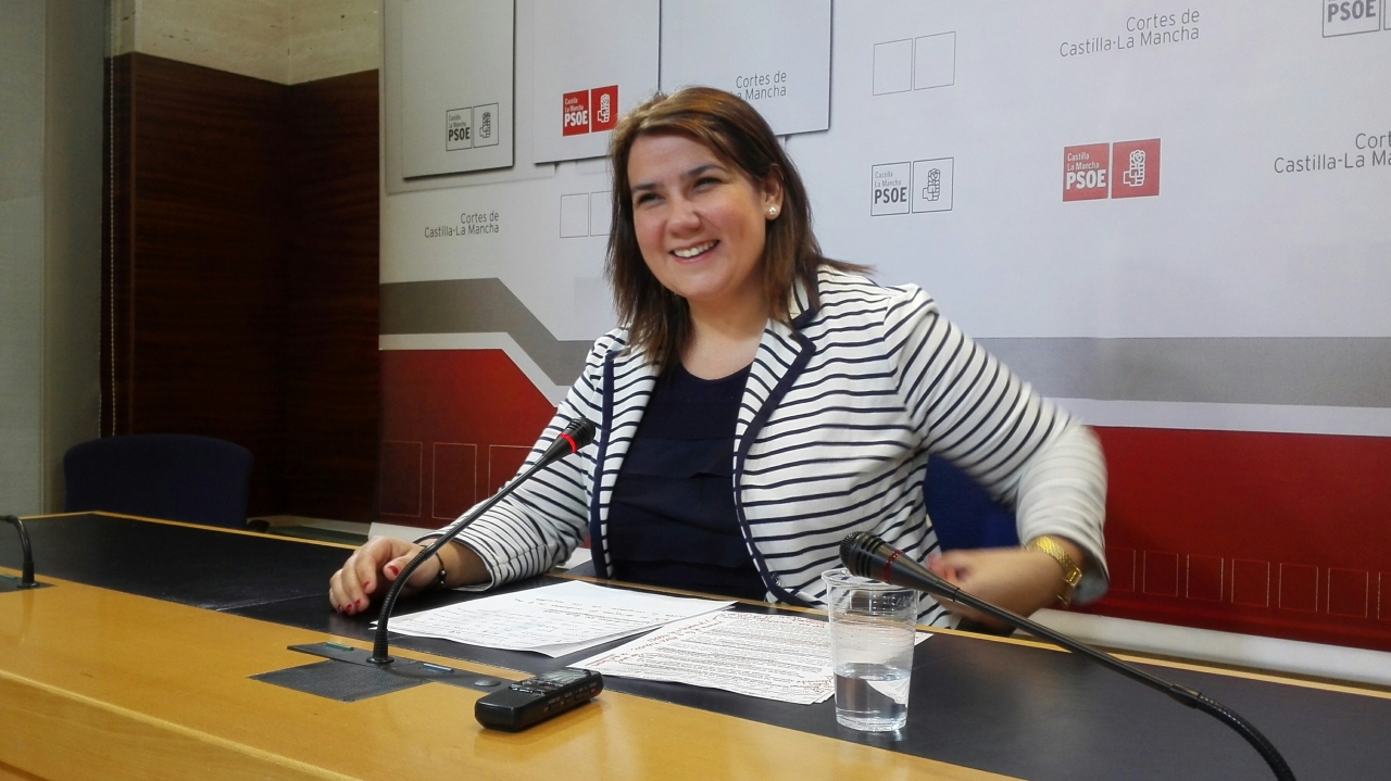 "Cospedal solo se preocupa de sus cargos pero no de que los parados puedan tener una oportunidad con el plan de empleo"