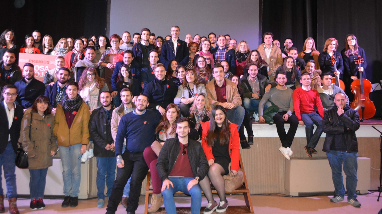 Elena Valenciano, la Asociación de Mujeres ‘Maribel Aguado’ y Julia Gómez de Fez serán premiadas en los VIII Premios ‘Rosa Roja’