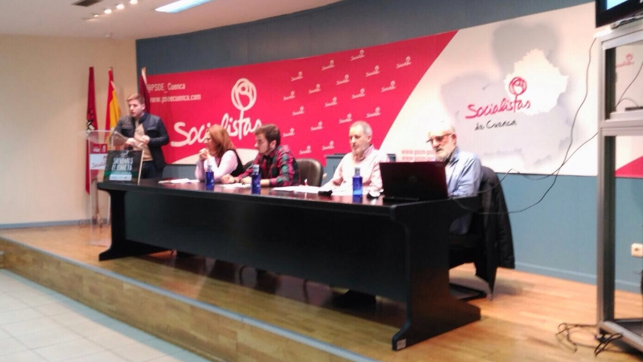 "La candidatura de Cospedal tiene poca legitimidad ya que sólo le han respaldado el 5% de sus militantes"