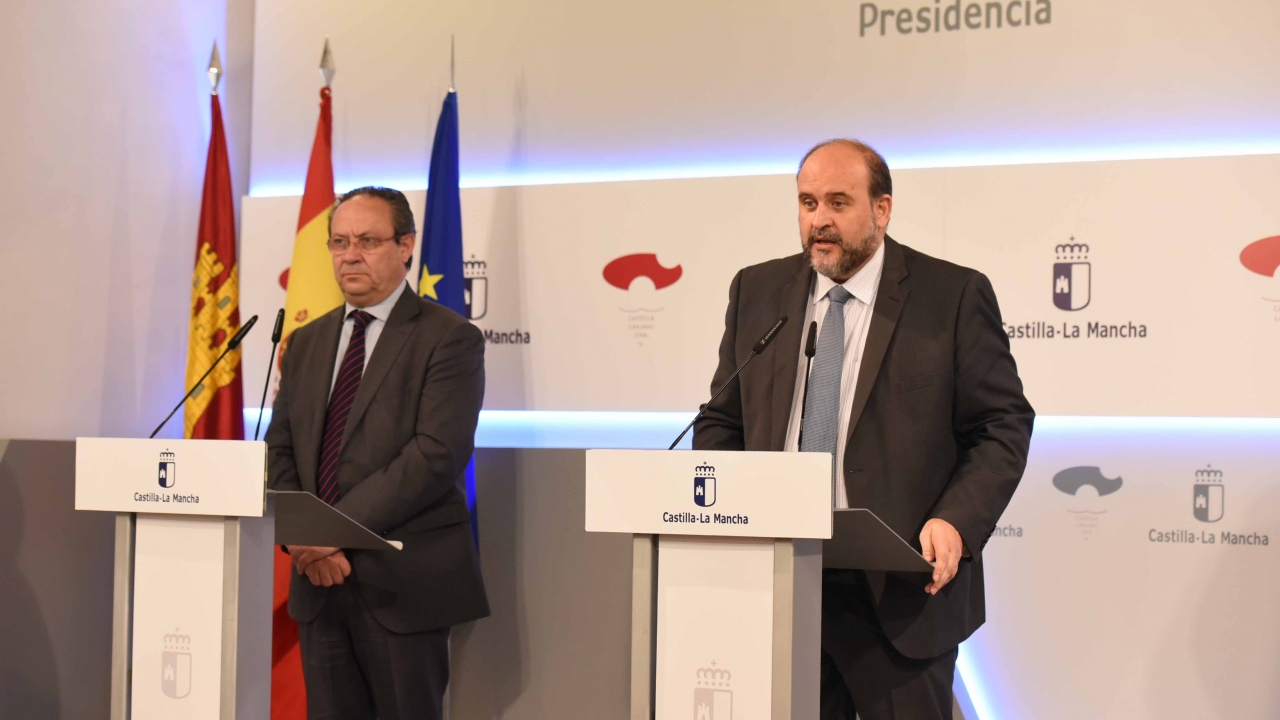 El Gobierno regional seguirá trabajando por los intereses de Castilla-La Mancha "frente a quienes quieren tomar como rehenes a los ciudadanos por sus problemas internos"