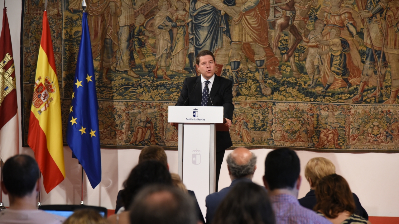 Page anuncia el inicio de contactos con los grupos parlamentarios para "desbloquear" los Presupuestos Regionales de 2017