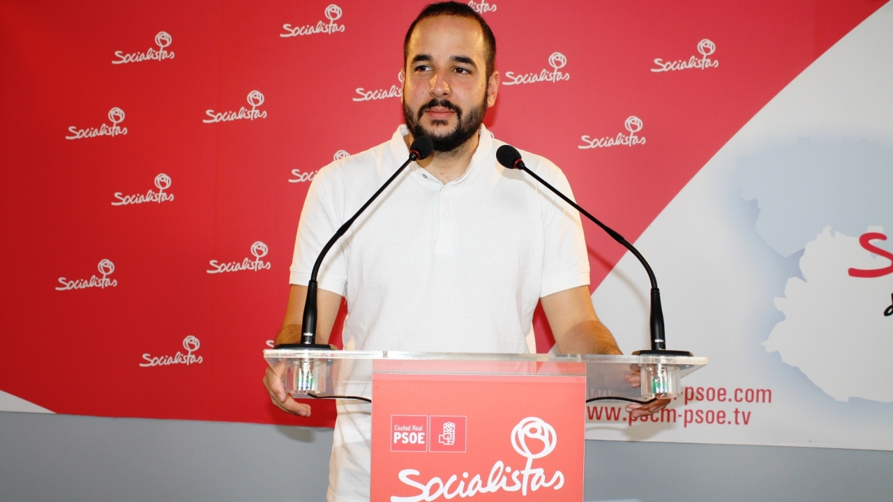 "Lo mejor que podría hacer hoy el PP es pedir perdón por cerrar 70 colegios y por aprobar una amnistía fiscal que ha beneficiado a los defraudadores"