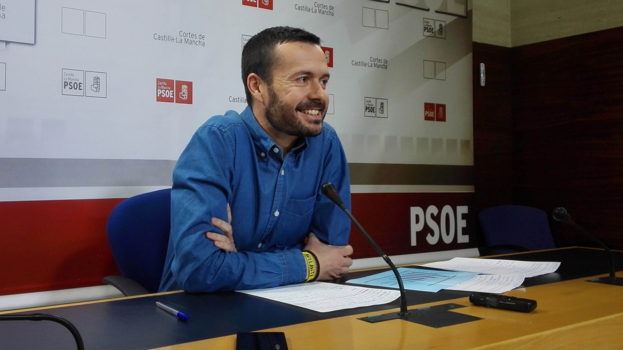 "El gobierno concede 1.400 prestaciones económicas en el entorno familiar frente a las 3 que se aprobaron en la anterior legislatura"