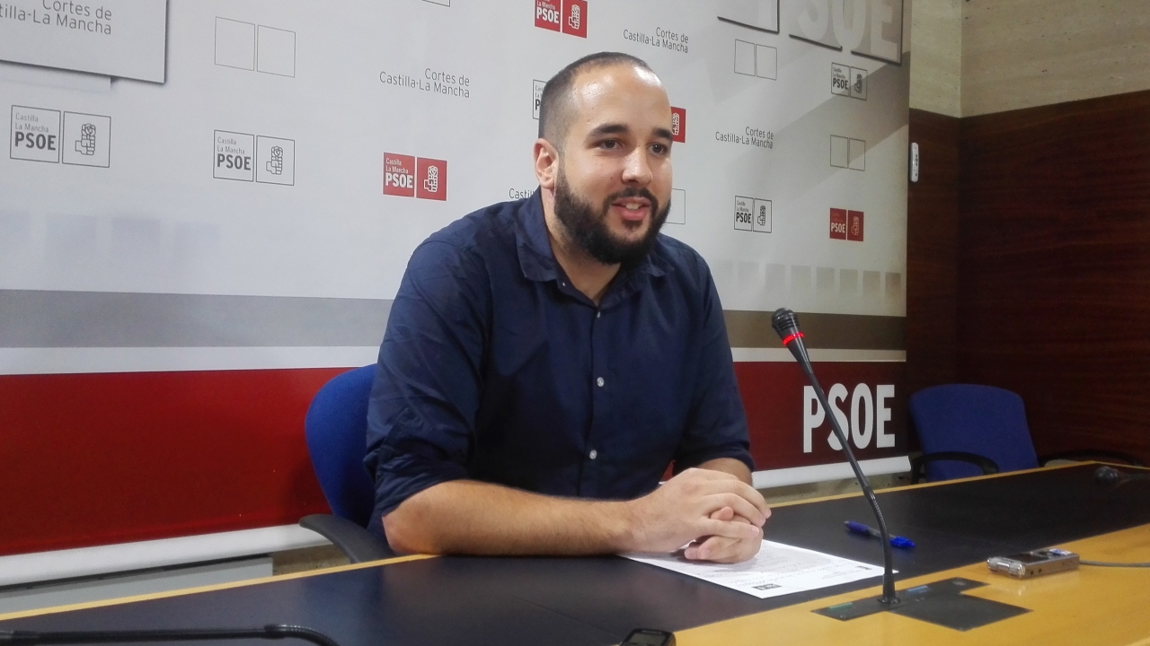 "Frente al ruido y alarma del PP, hoy hay un gobierno que está con la gente, con sus preocupaciones y con recuperar los servicios públicos"