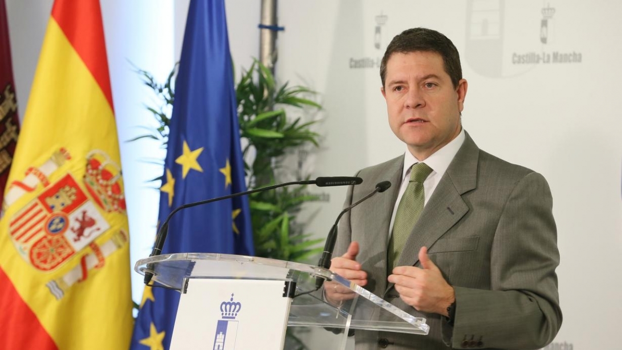 García-Page: "Castilla-La Mancha está con España, con la libertad y, por supuesto, con la Constitución"