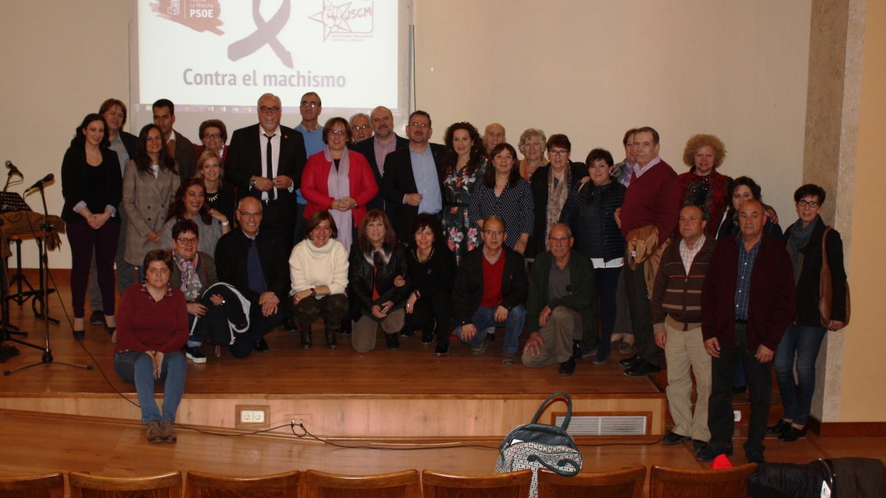 El PSOE de Ciudad Real celebra un acto emotivo contra la Violencia de Género con el recuerdo especial a "los huérfanos y huérfanas que nos deja"