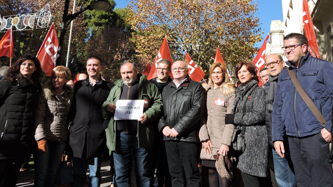 El PSOE vuelve a reclamar al gobierno de Rajoy la finalización de la A-32 en todos sus tramos