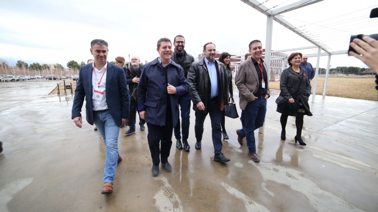 García-Page asegura que "no podemos ser neutrales" en la defensa de la Constitución "porque lo acabaríamos pagando con nuestros valores"