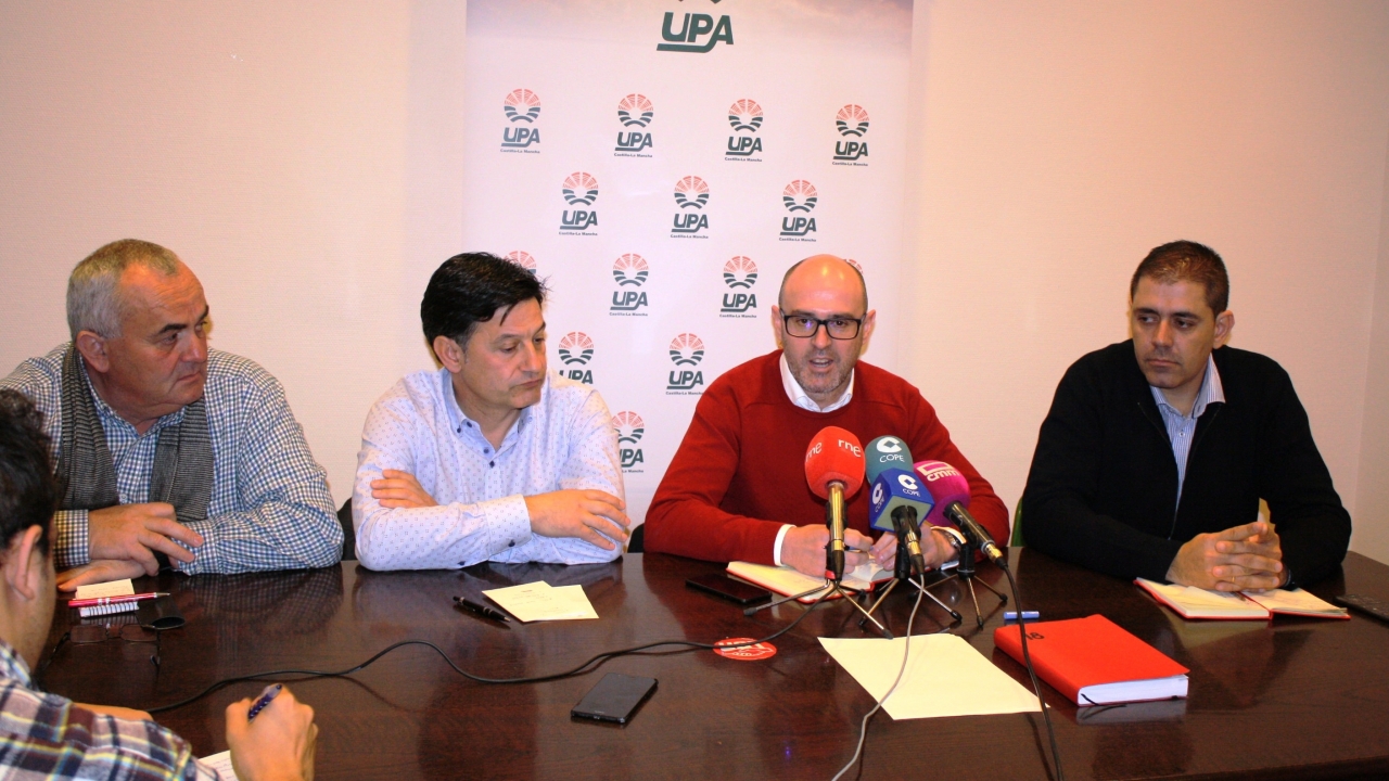 PSOE y UPA se muestran en plena sintonía en torno a temas como la sequía, la PAC y la "radical" postura en torno a la práctica del fracking