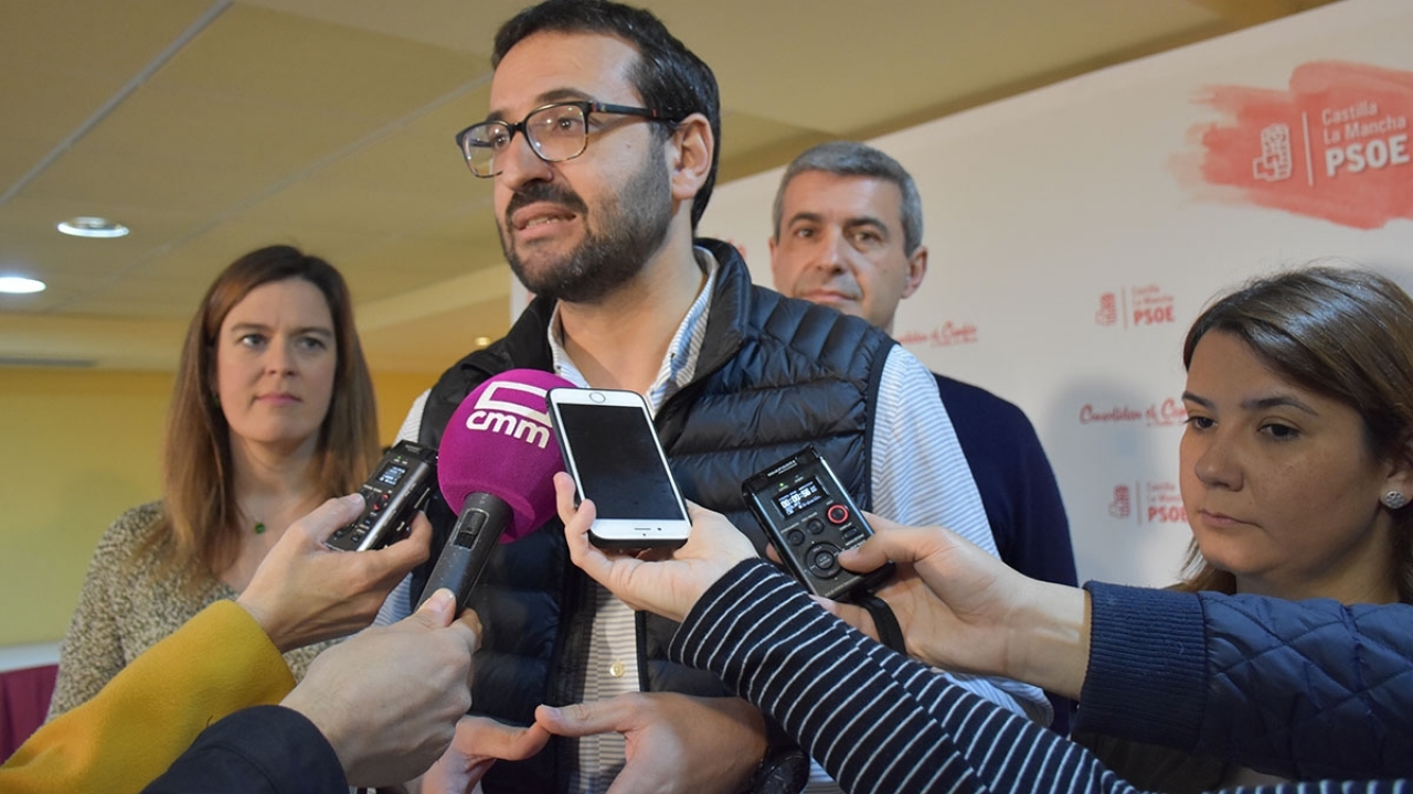 "Vamos a ayudar y a invertir en recuperar cuanto antes los molinos de Consuegra, ya que son un referente para el conjunto de la región"