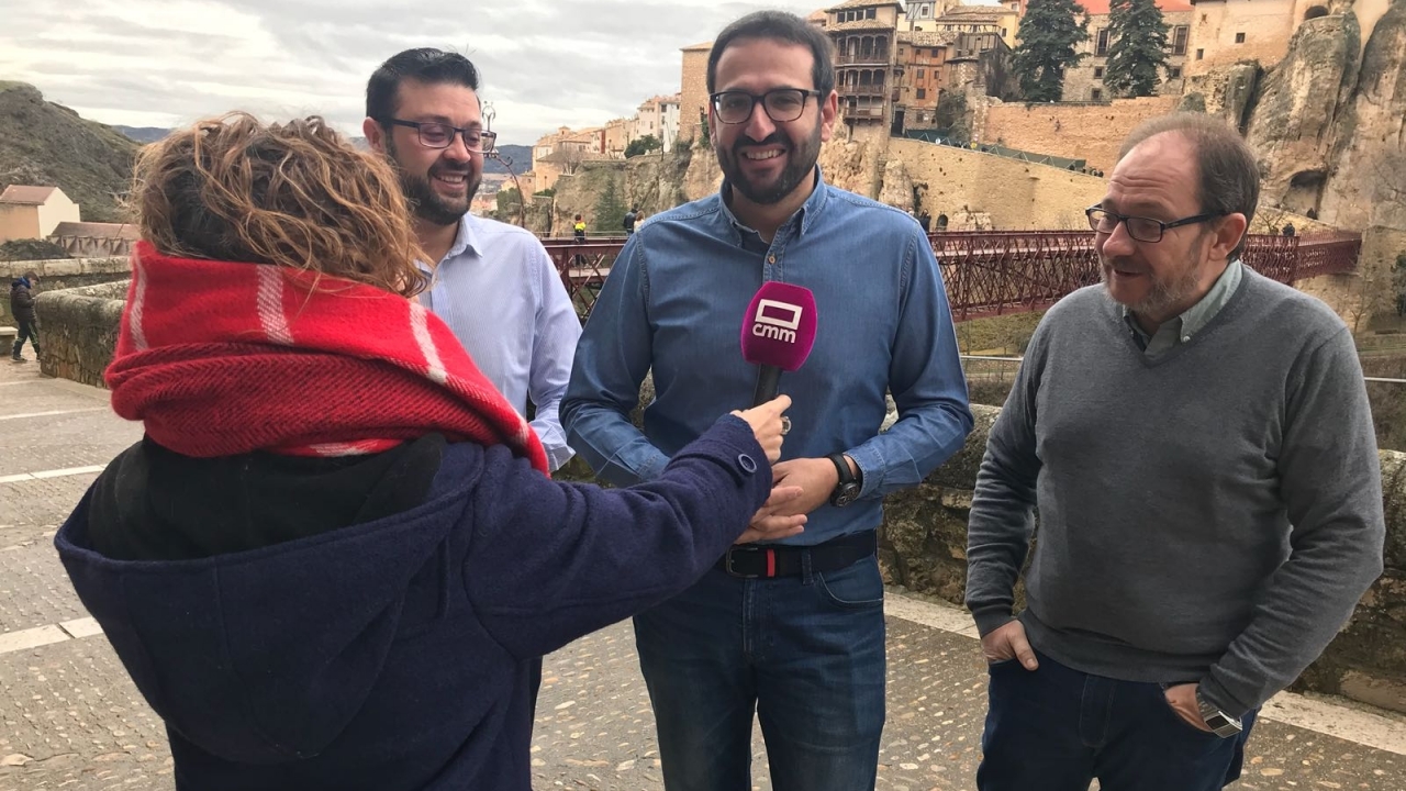 "Exigimos que Zoido se comprometa con plazos y plazas a reponer los mil policías y guardia civiles que ha recortado Rajoy en la región"