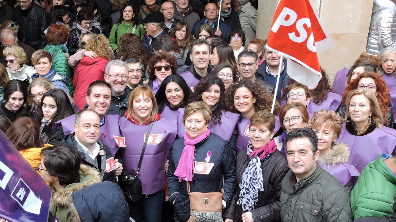 El PSOE de Albacete secunda los paros para visibilizar el desigual trato hacia las mujeres