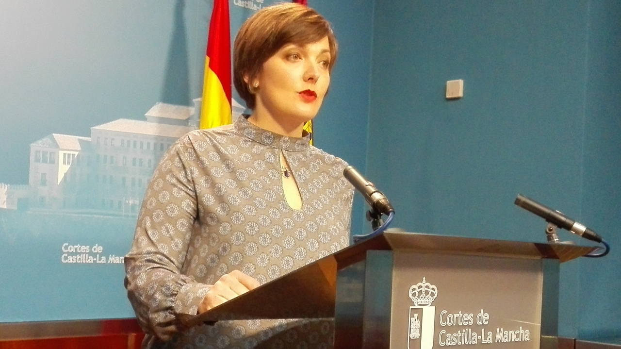 "Ahora se vertebra y se cohesiona la región con políticas como la Tarjeta Joven de Transporte o las líneas Astra y Ciudad Directo"