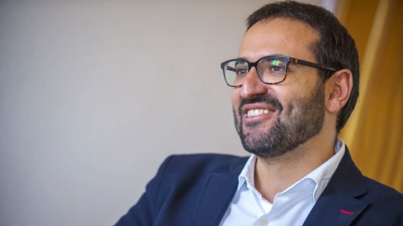 Los socialistas reclaman una clara apuesta por el empleo de calidad, el aumento de los salarios y la reducción de las desigualdades ahora que "empezamos a crecer"