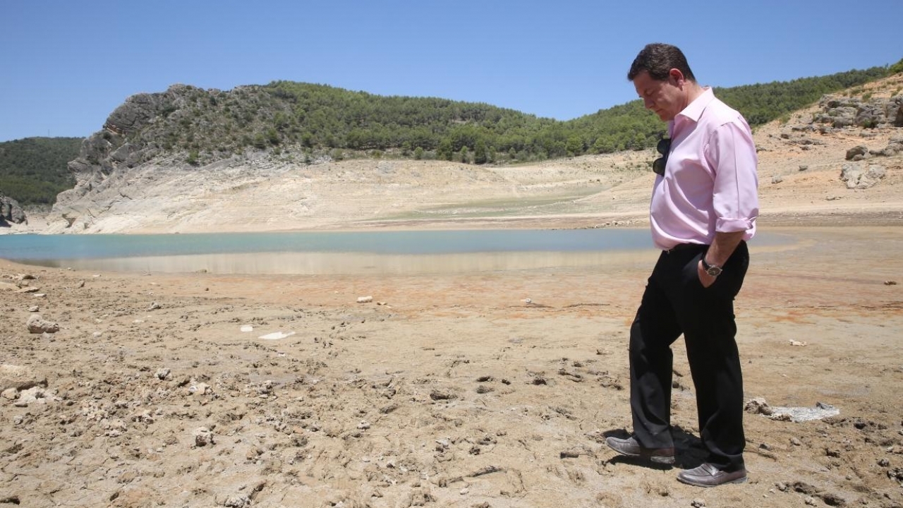 El presidente de Castilla-La Mancha asegura que la construcción del trasvase Tajo-Segura &quot;no habría sido posible&quot; en democracia