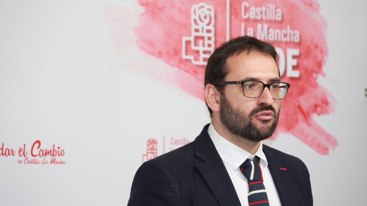 "La palabra de Rajoy sobre inversiones en C-LM, después de siete años de incumplimientos, vale menos que el máster de Cifuentes"