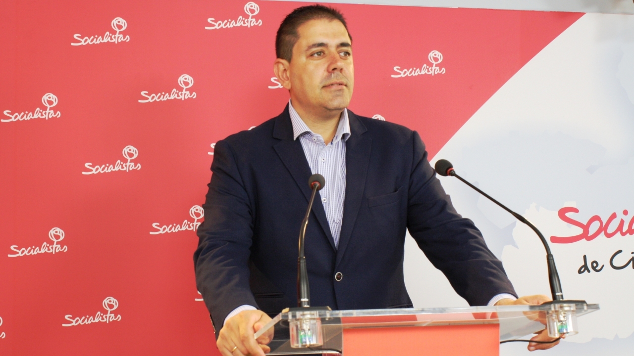 Bolaños: "El Gobierno de Rajoy asumen con su silencio los recortes de Europa a los agricultores y ganaderos"